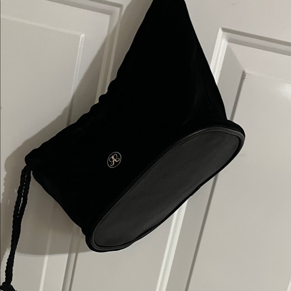 Anastasia Beverly Hills Black Velvet Pouch Cosmetic Bag - Picture 1 of 4